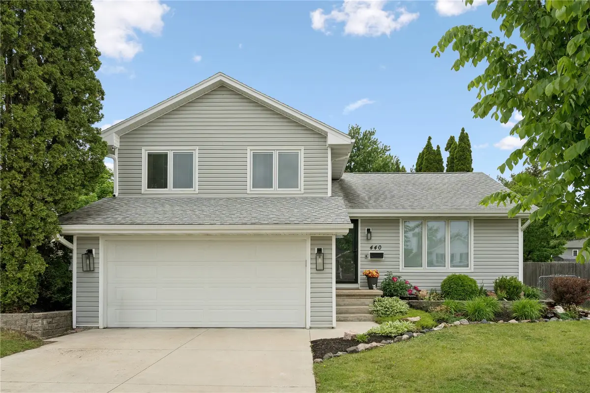 440 Peace Avenue Nw, Cedar Rapids, IA 52405 - #1