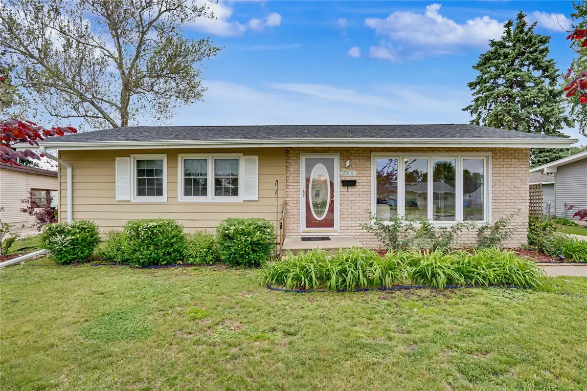 2800 3rd Ave, Marion, IA 52302 - #1