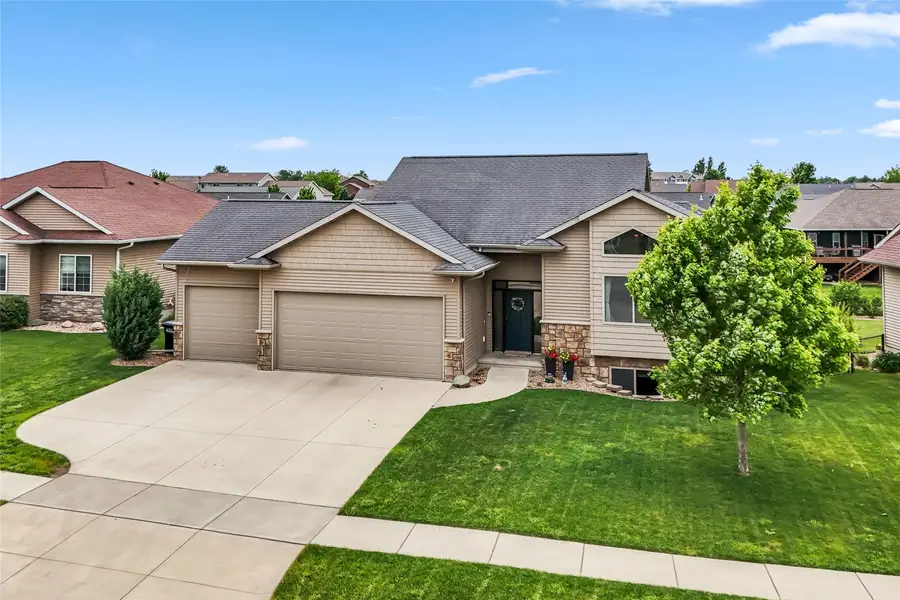 3589 Faulkner Avenue, Marion, IA 52302 - #2