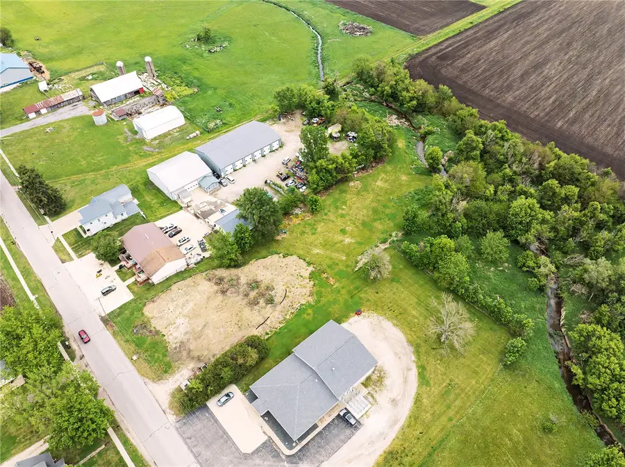 410 S Main Avenue, Alburnett, IA 52202 - #2