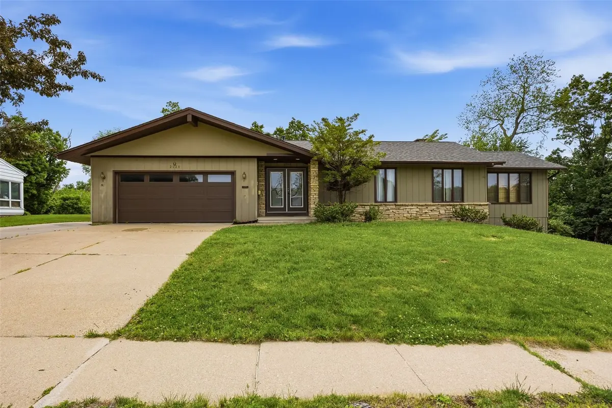 2928 Alleghany Drive Ne, Cedar Rapids, IA 52402 - #1