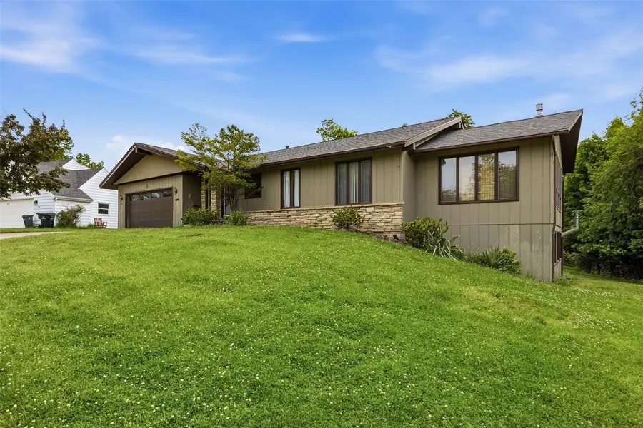 2928 Alleghany Drive Ne, Cedar Rapids, IA 52402 - #2