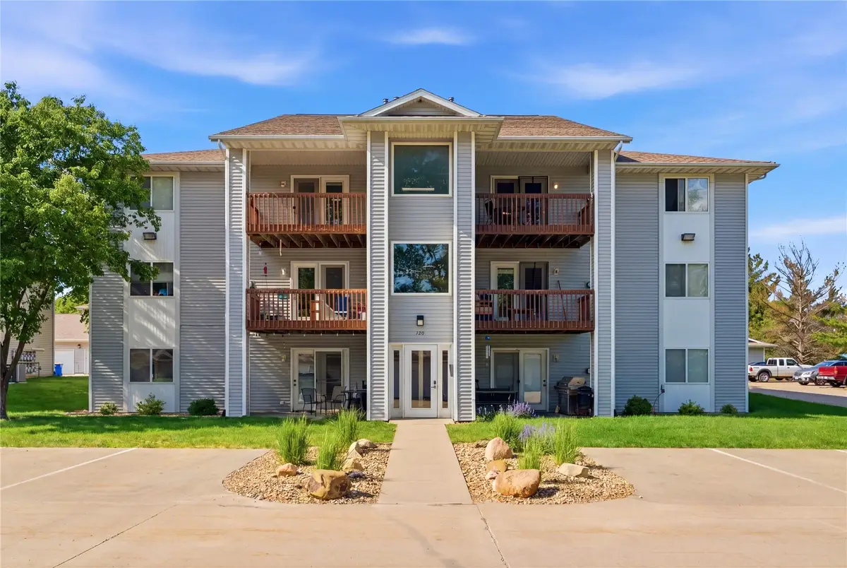 120 Shannon Drive #10, North Liberty, IA 52317 - #1