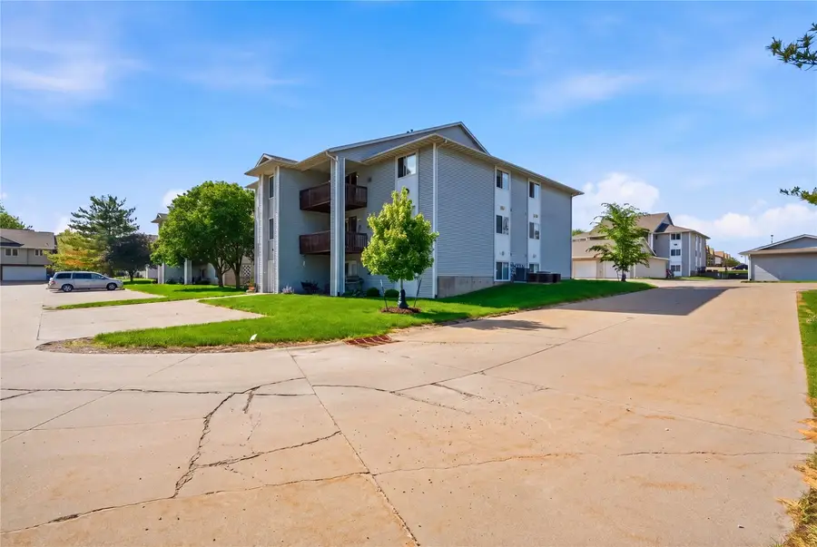 120 Shannon Drive #10, North Liberty, IA 52317 - #2