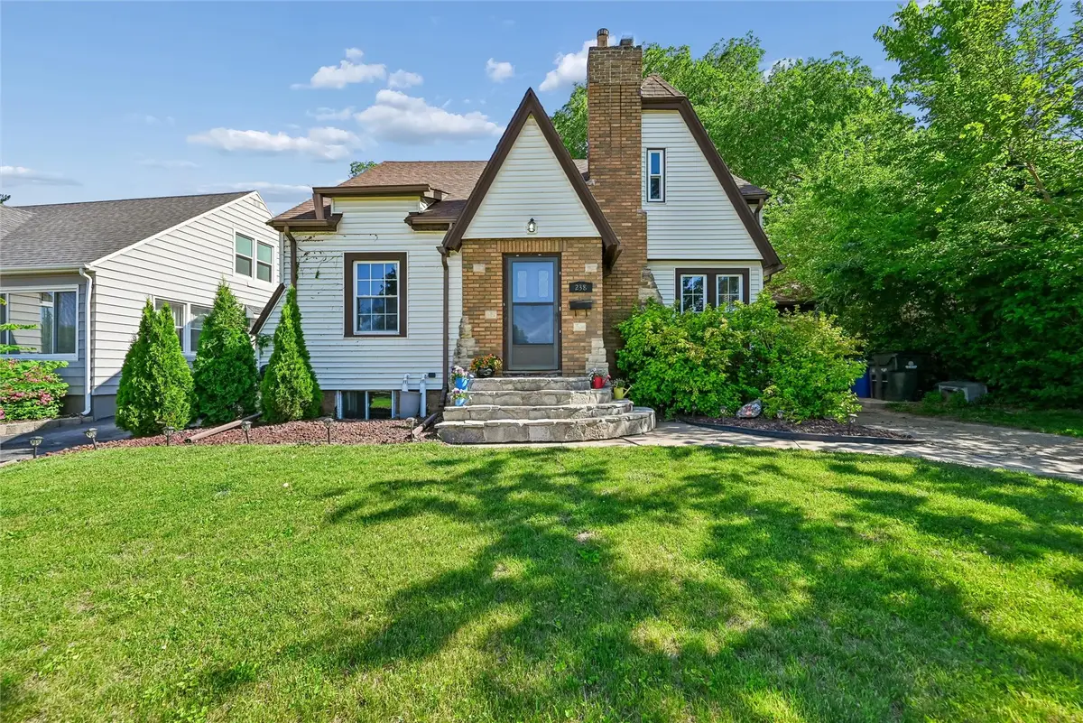 238 24th Street Drive Se, Cedar Rapids, IA 52403 - #1