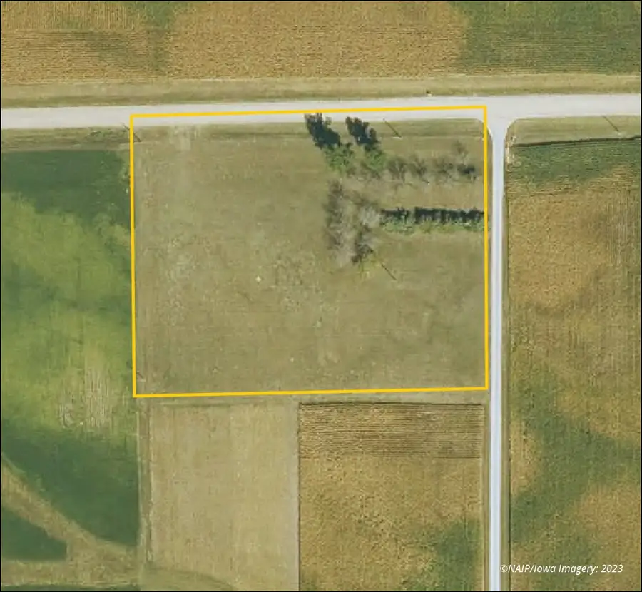 898 Henik Rd., Mount Vernon, IA 52314 - #3