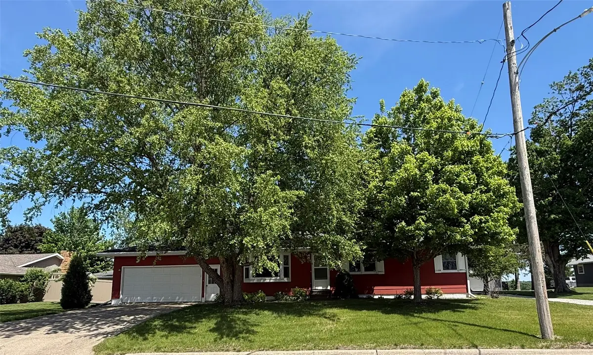 306 14th Avenue, Vinton, IA 52349 - #1