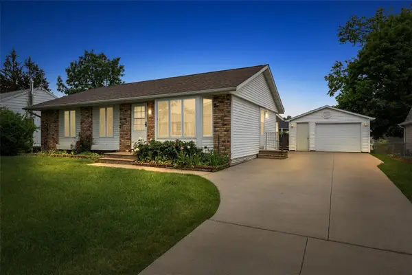 6715 Inwood Ln Ne, Cedar Rapids, IA 52402