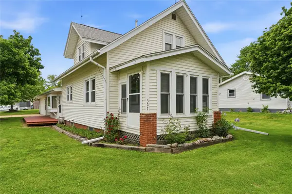 327 Rose Avenue, Swisher, IA 52338