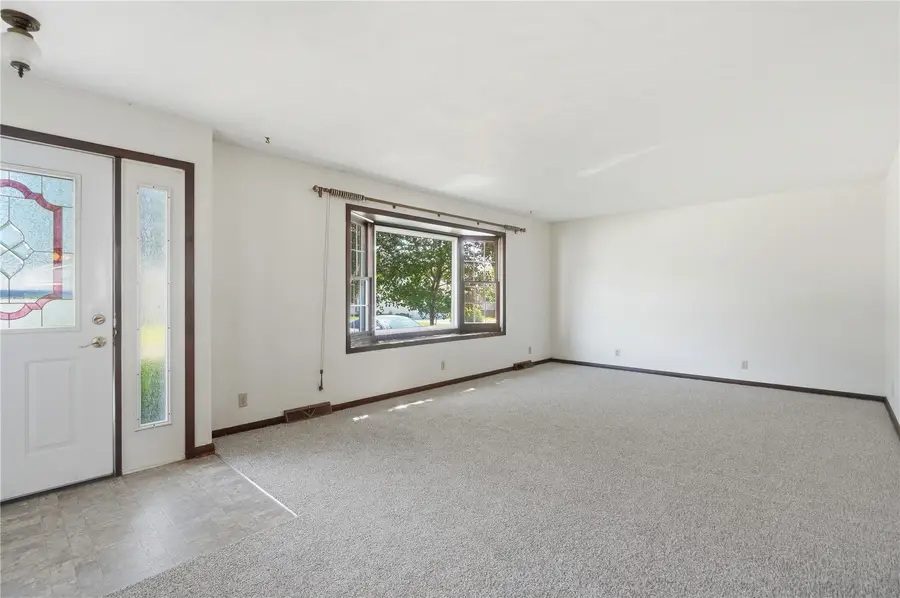 553 6th Street N, Central City, IA 52214 - #3