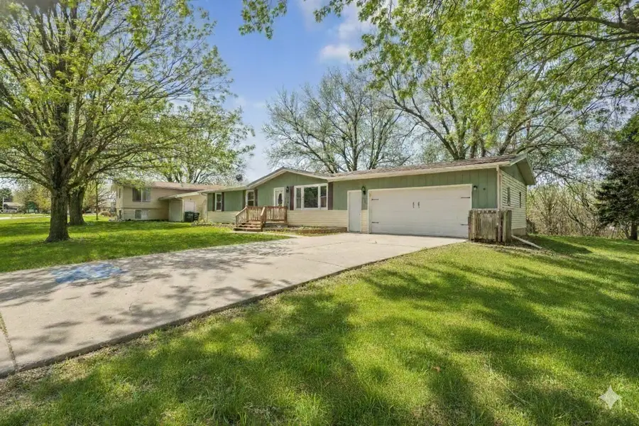 317 Terrace Lane Dr, Montezuma, IA 50171 - #2