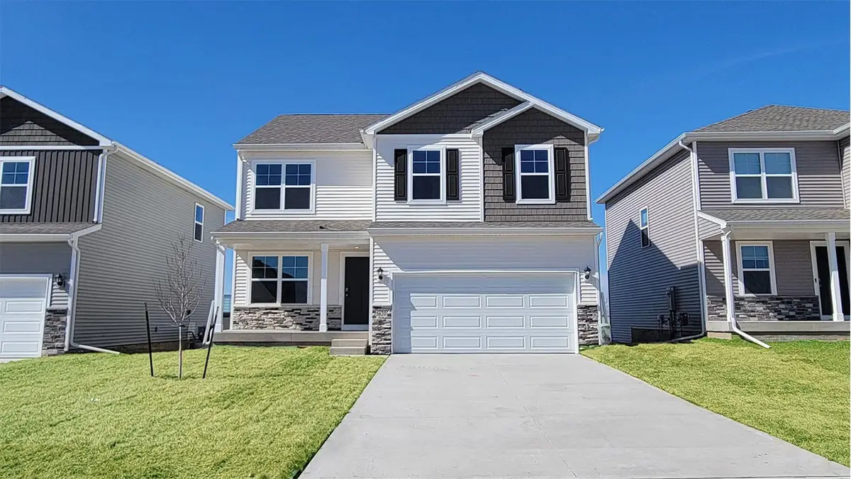 9701 Brighton Way Sw, Cedar Rapids, IA 52404 - #1