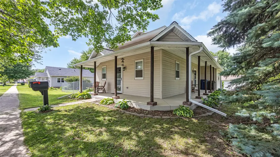 502 W 4th St, Tipton, IA 52772 - #2