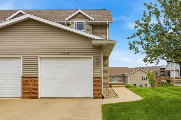 3253 Prairie Bend Circle, Marion, IA 52302