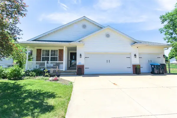221 Orchard Street Sw, Swisher, IA 52338