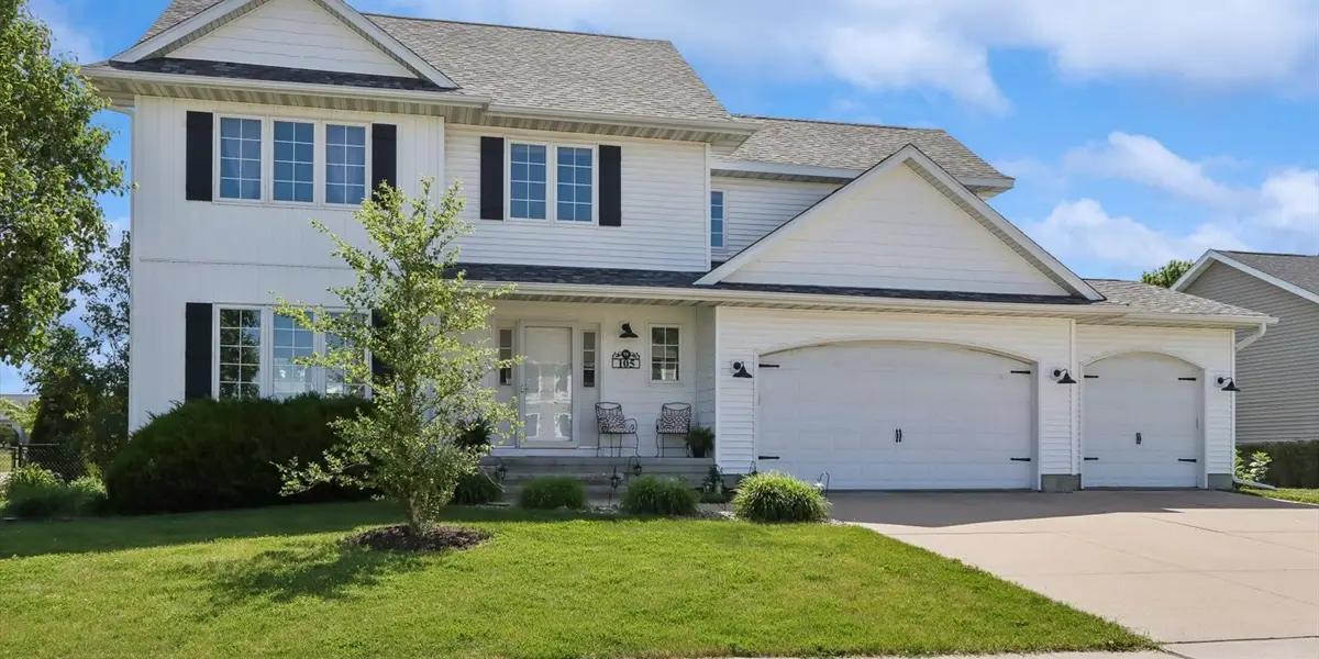 105 17th Avenue Court, Hiawatha, IA 52233 - #1
