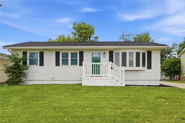 806 29th St Nw, Cedar Rapids, IA 52405