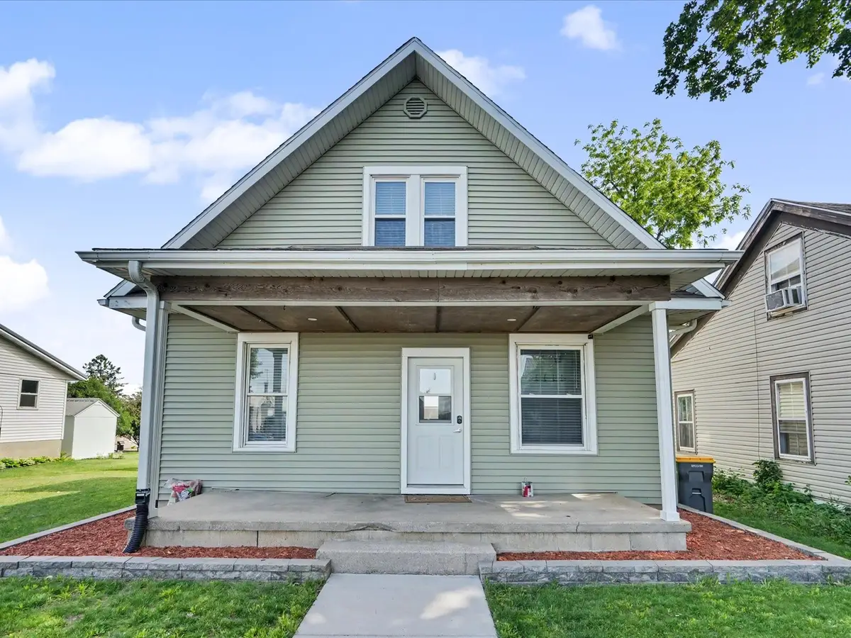 404 W 1st St, Mechanicsville, IA 52306 - #1