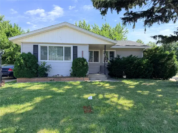 5200 Holly Avenue, Cedar Rapids, IA 52405