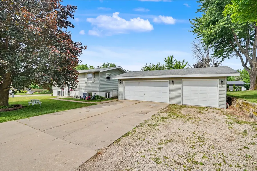 300 Holt Street, Anamosa, IA 52205 - #3