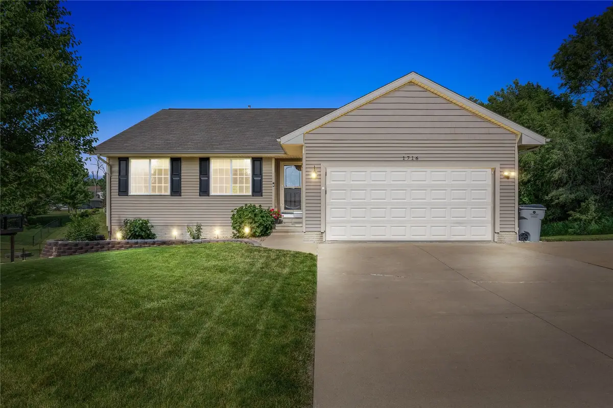 1716 23rd Street Sw, Cedar Rapids, IA 52404 - #1