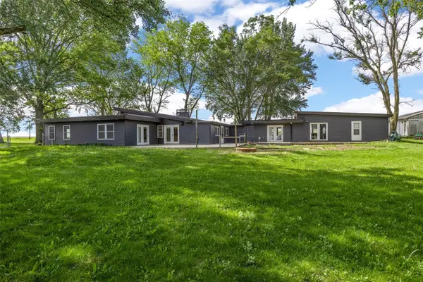 10714 Foulk Road, La Porte City, IA 50651