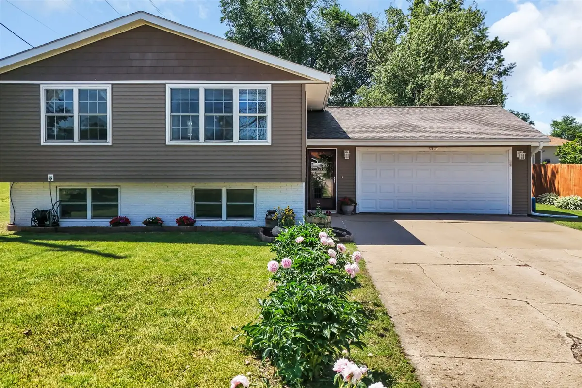 731 Main Street, Fairfax, IA 52228 - #1