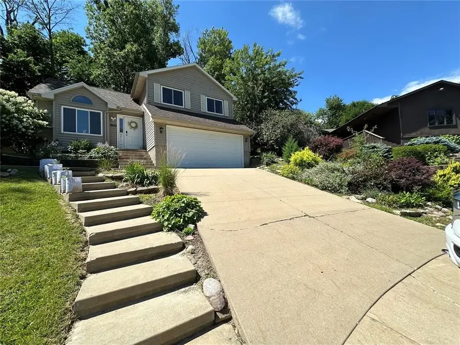 3200 Timber Valley Court Ne, Cedar Rapids, IA 52402 - #2