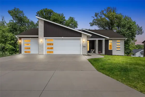 3061 Dell Ridge Lane, Hiawatha, IA 52233