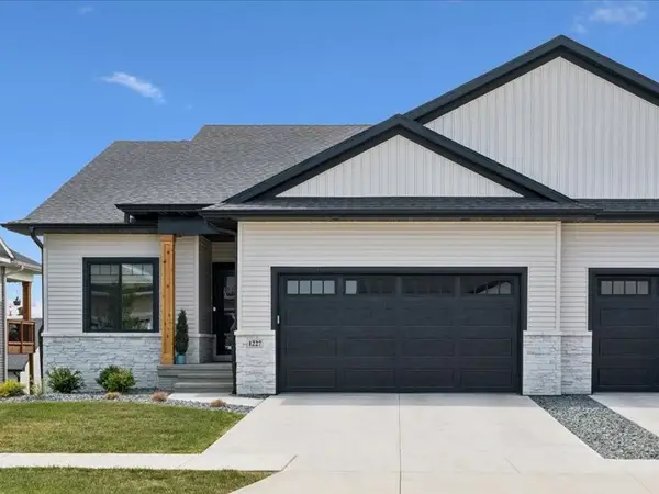 1227 Berkshire Lane, North Liberty, IA 52317