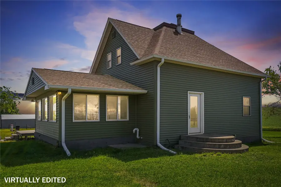 7188 28th Avenue, Newhall, IA 52315 - #2