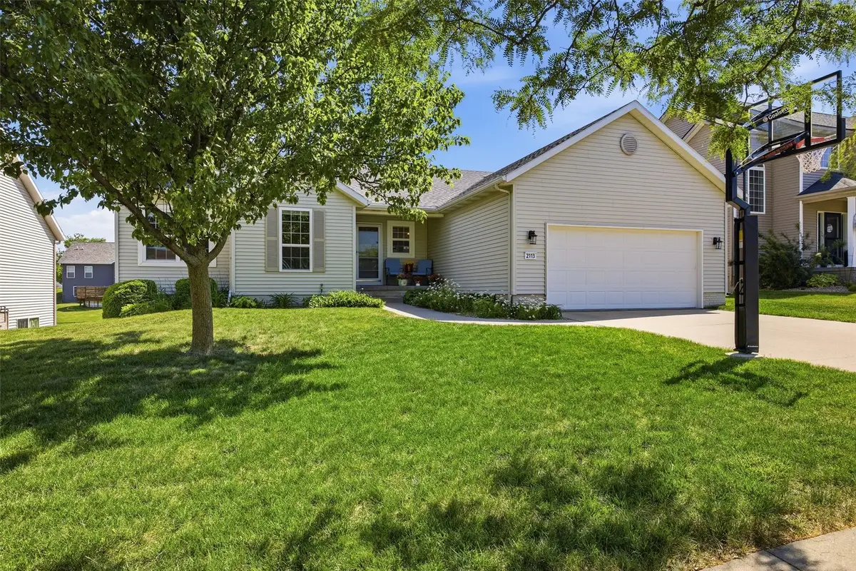 2113 Radcliffe Drive Sw, Cedar Rapids, IA 52404 - #1