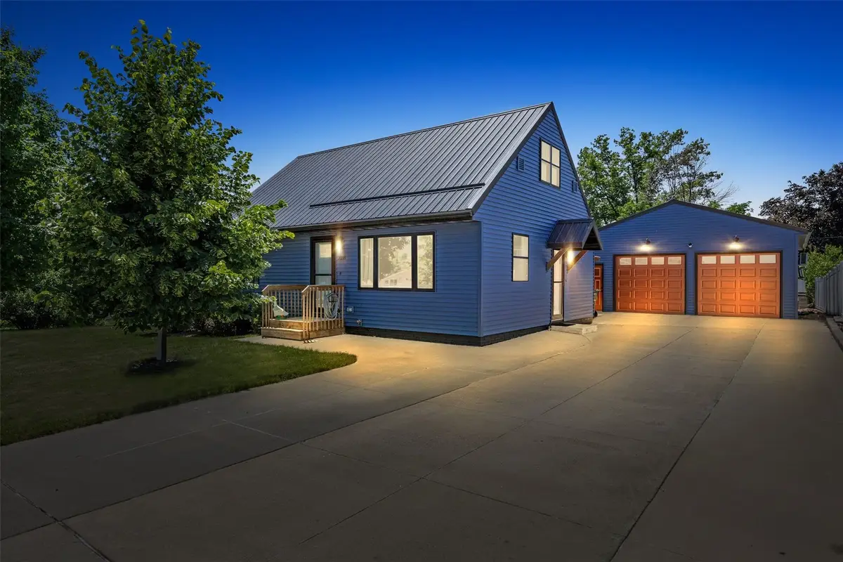 2038 26th Street Sw, Cedar Rapids, IA 52404 - #1