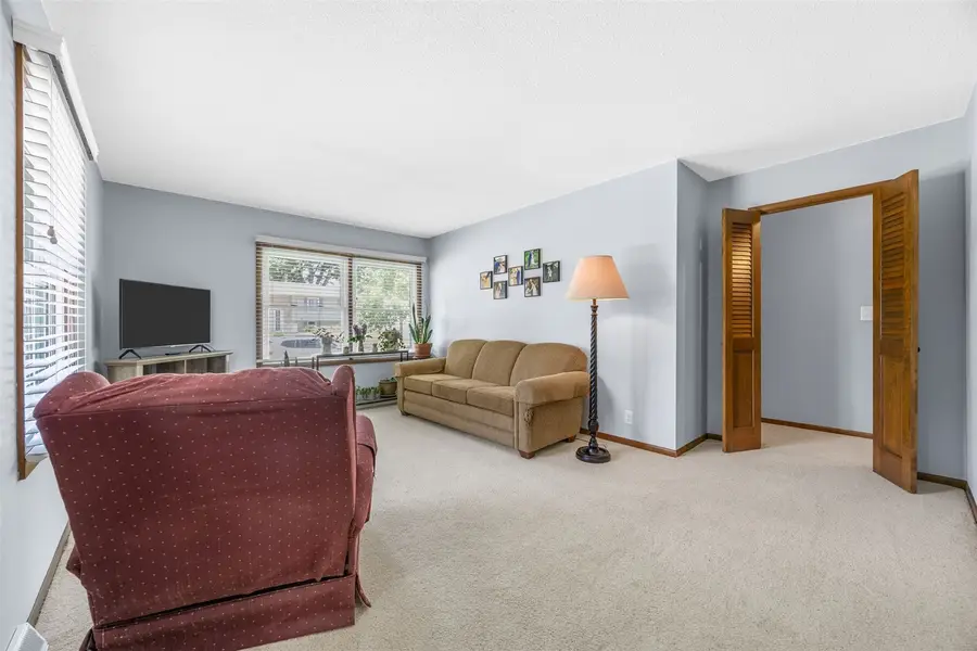 216 Windsor Drive Ne, Cedar Rapids, IA 52402 - #2