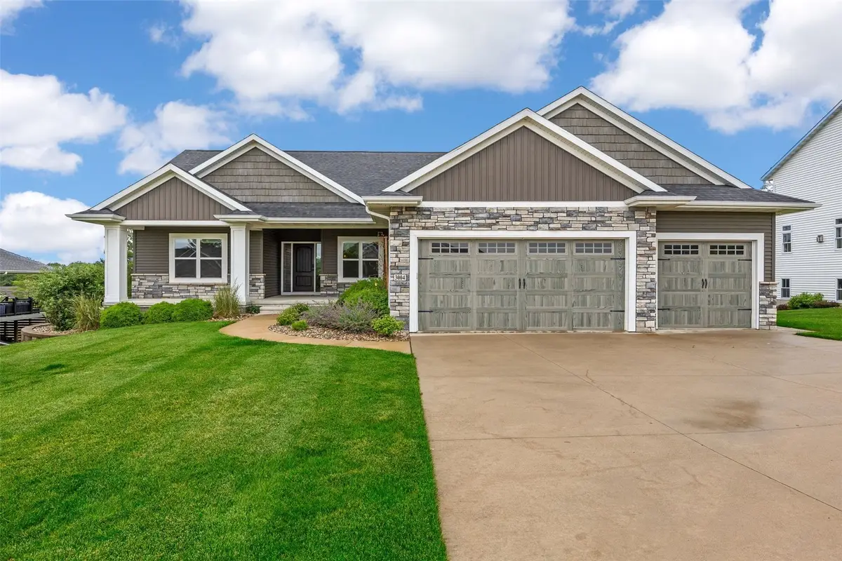 3004 Forrest Meadow Lane, Hiawatha, IA 52233 - #1