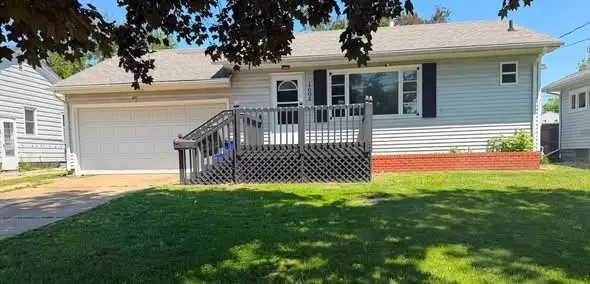 1604 34th Street Ne, Cedar Rapids, IA 52402 - #1