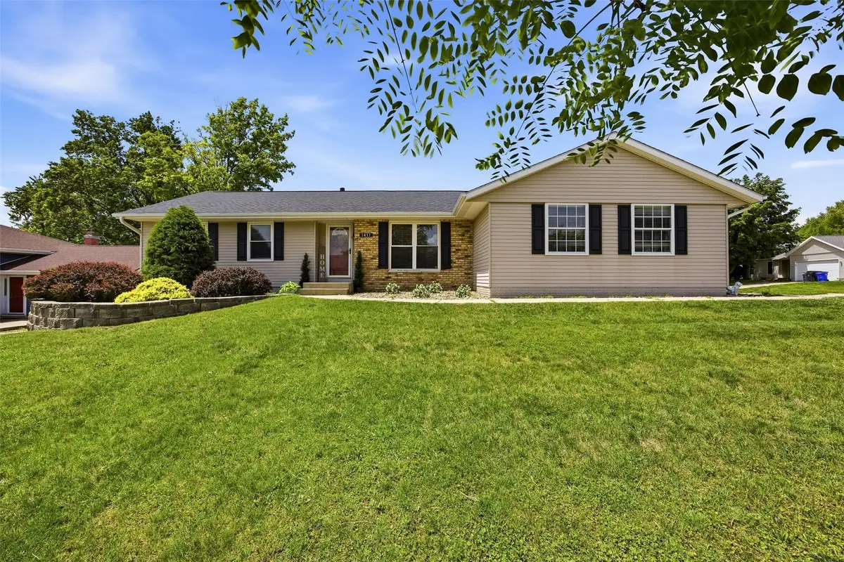 7417 Parkwood Lane Ne, Cedar Rapids, IA 52402 - #1