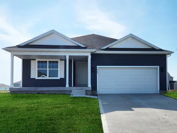2782 Cecelia Drive, Hiawatha, IA 52233