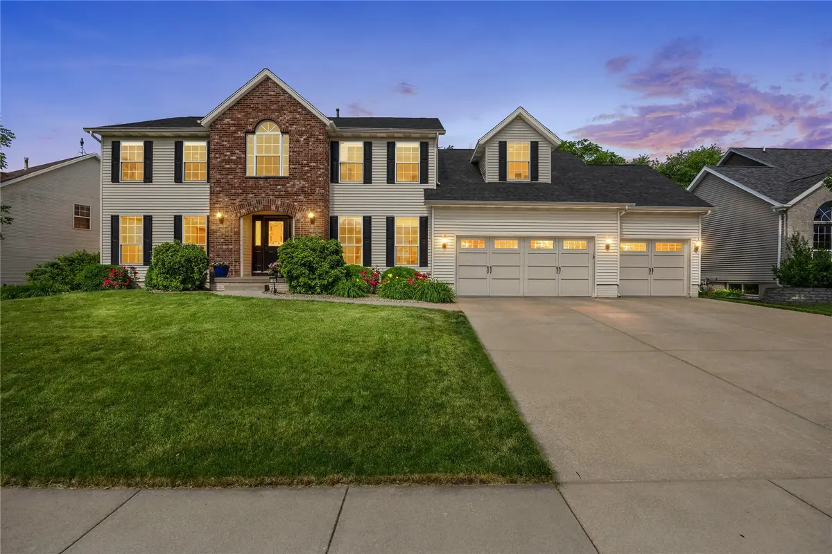 7703 Winston Drive Ne, Cedar Rapids, IA 52402 - #1