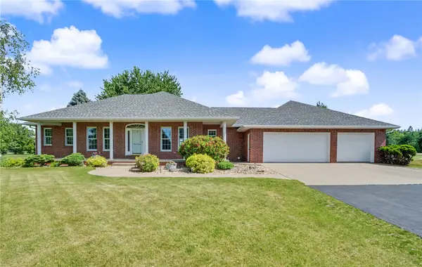 16351 189th Street, Manchester, IA 52057