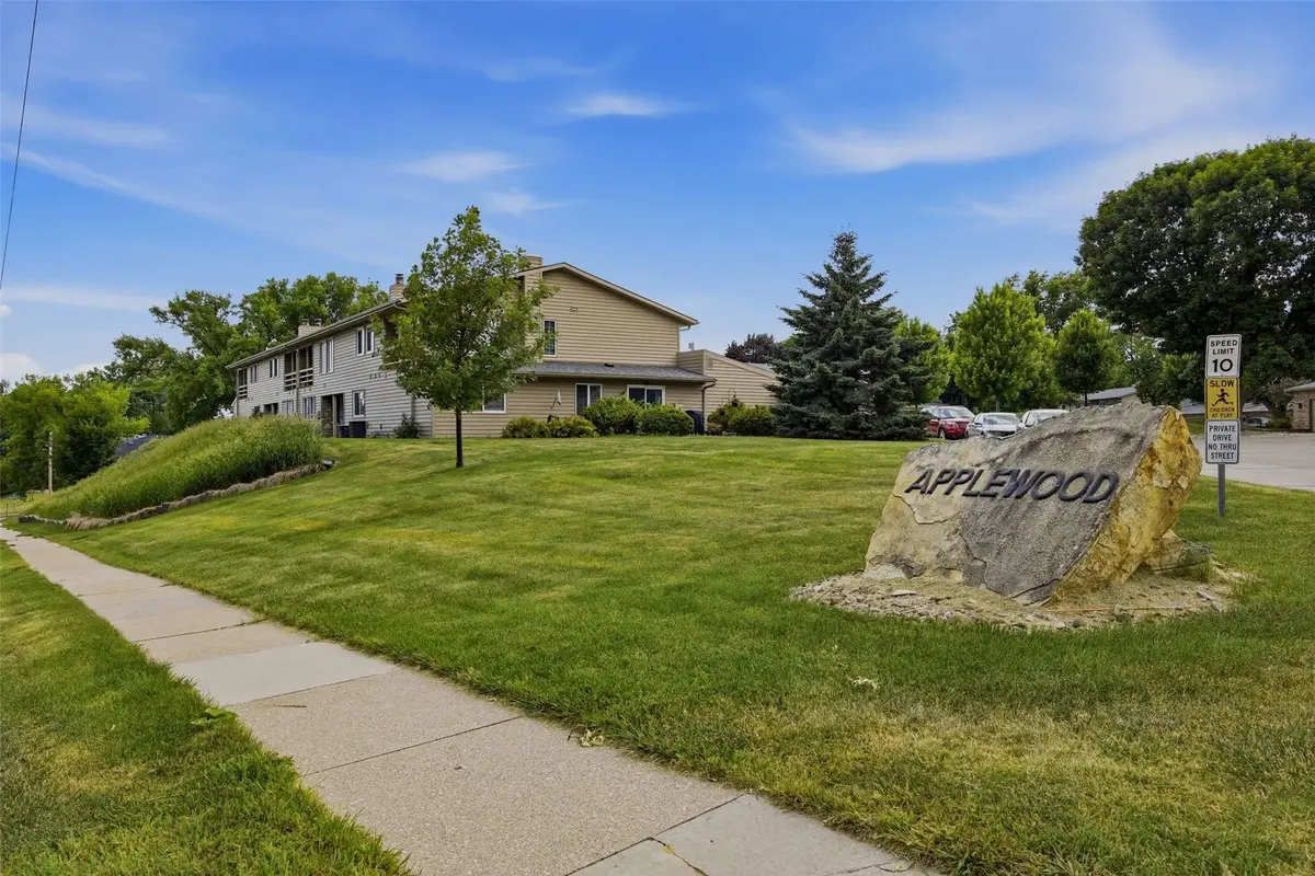 1726 Applewood Place Ne, Cedar Rapids, IA 52402 - #1