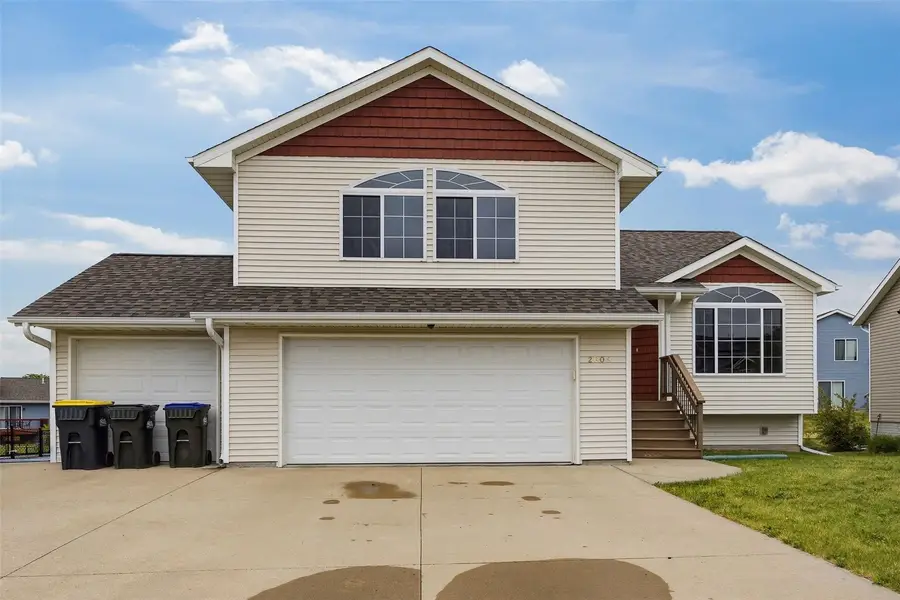 2609 Russell Drive, Iowa City, IA 52240 - #2