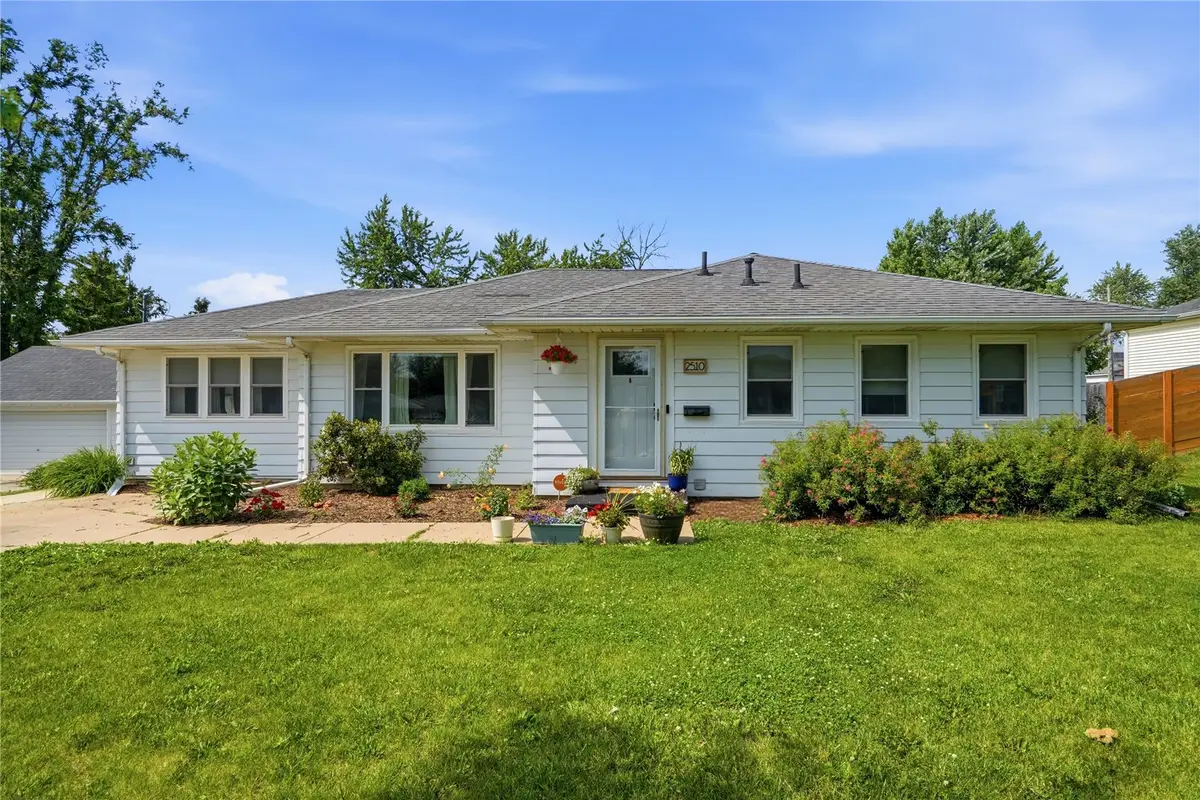 2510 12th Ave, Marion, IA 52302 - #1