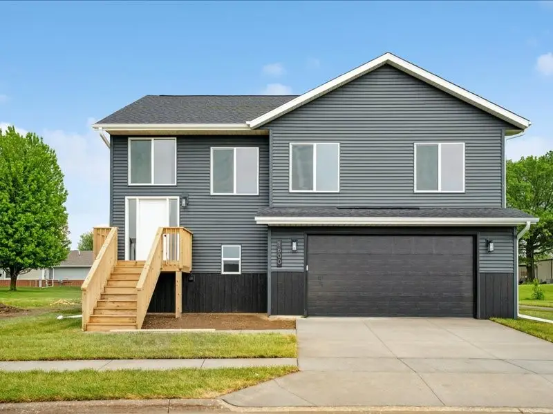 1502 Duncan Drive, Muscatine, IA 52761 - #1