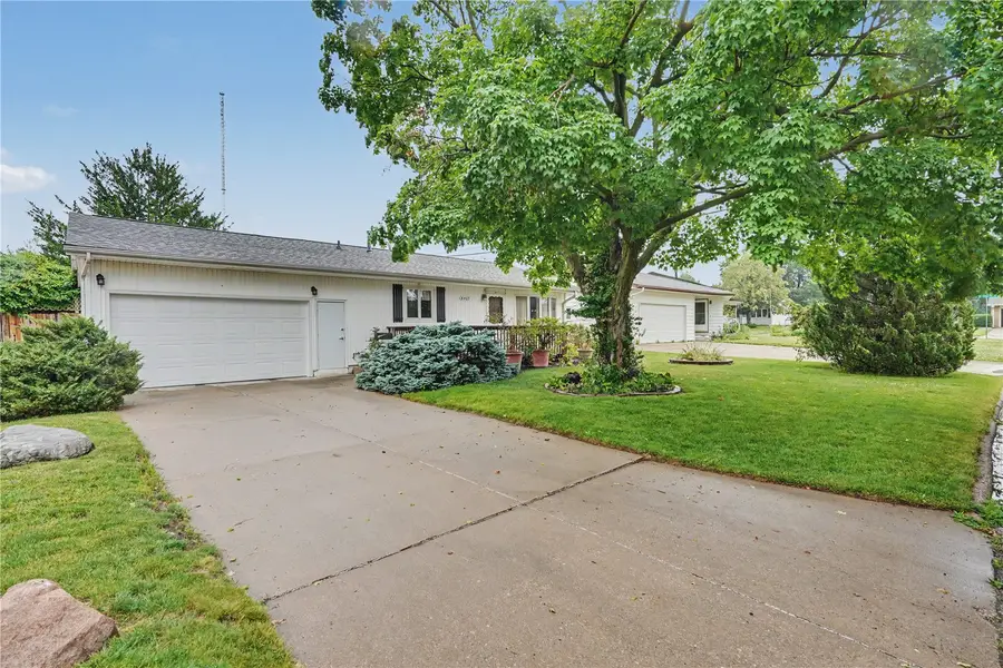 4403 Lee Street Ne, Cedar Rapids, IA 52402 - #2