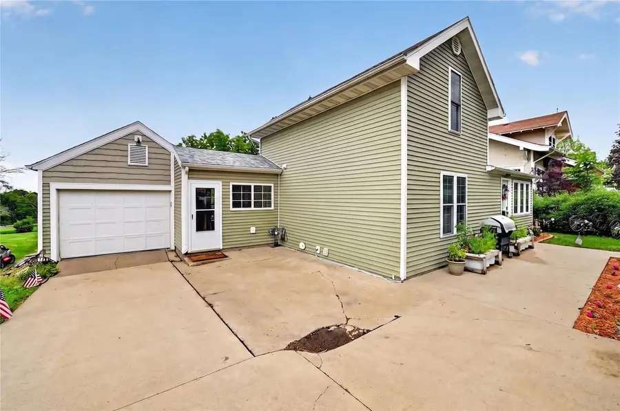 200 Market Street, Coggon, IA 52218 - #3