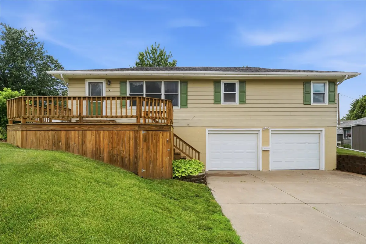 101 Country Club Drive, Vinton, IA 52349 - #1