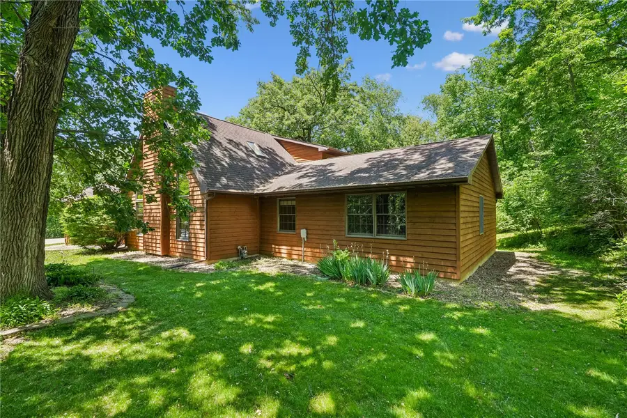 4084 Crest View Ne, Solon, IA 52333 - #3