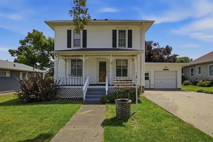 313 3rd Avenue, Clarence, IA 52216 - #3