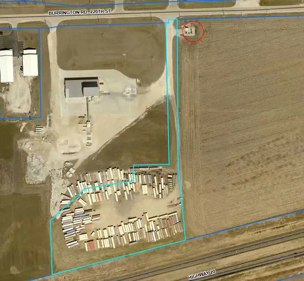 1650 220th Street, Manchester, IA 52057